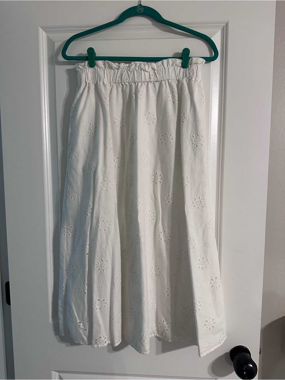Universal Threads White Eyelet Midi Skirt